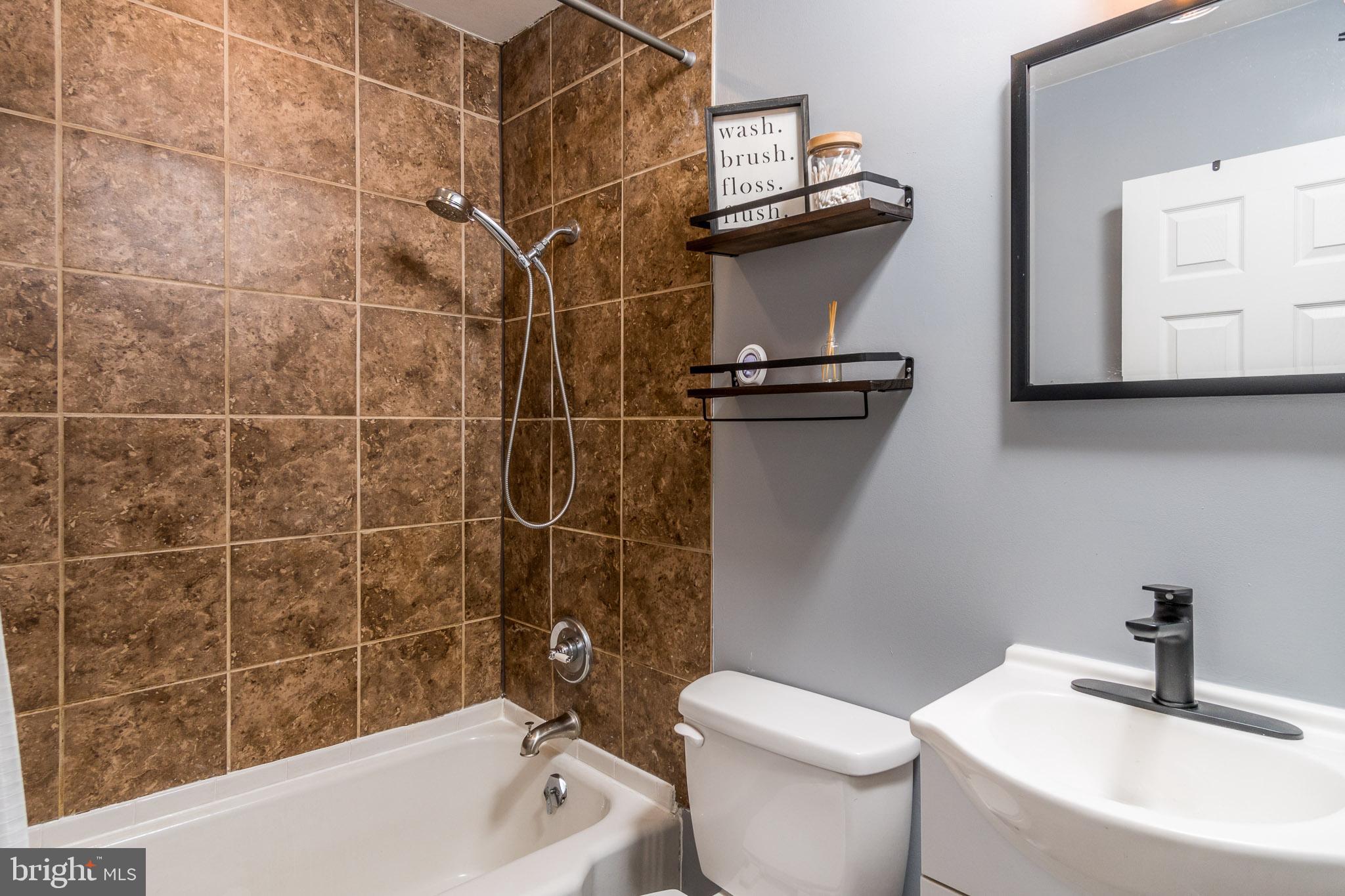 179 Riverside Road Baltimore, MD 21221 - Photo 14 of 22 Bathroom