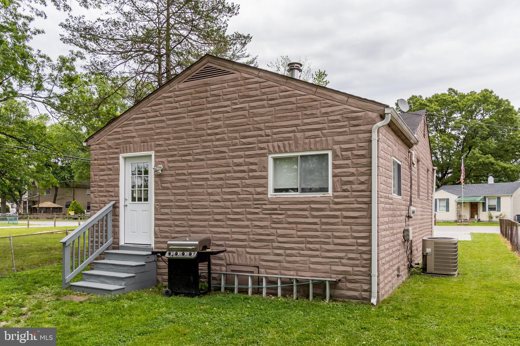 179 Riverside Road Baltimore, MD 21221 - Photo 20 of 22 Back Exterior