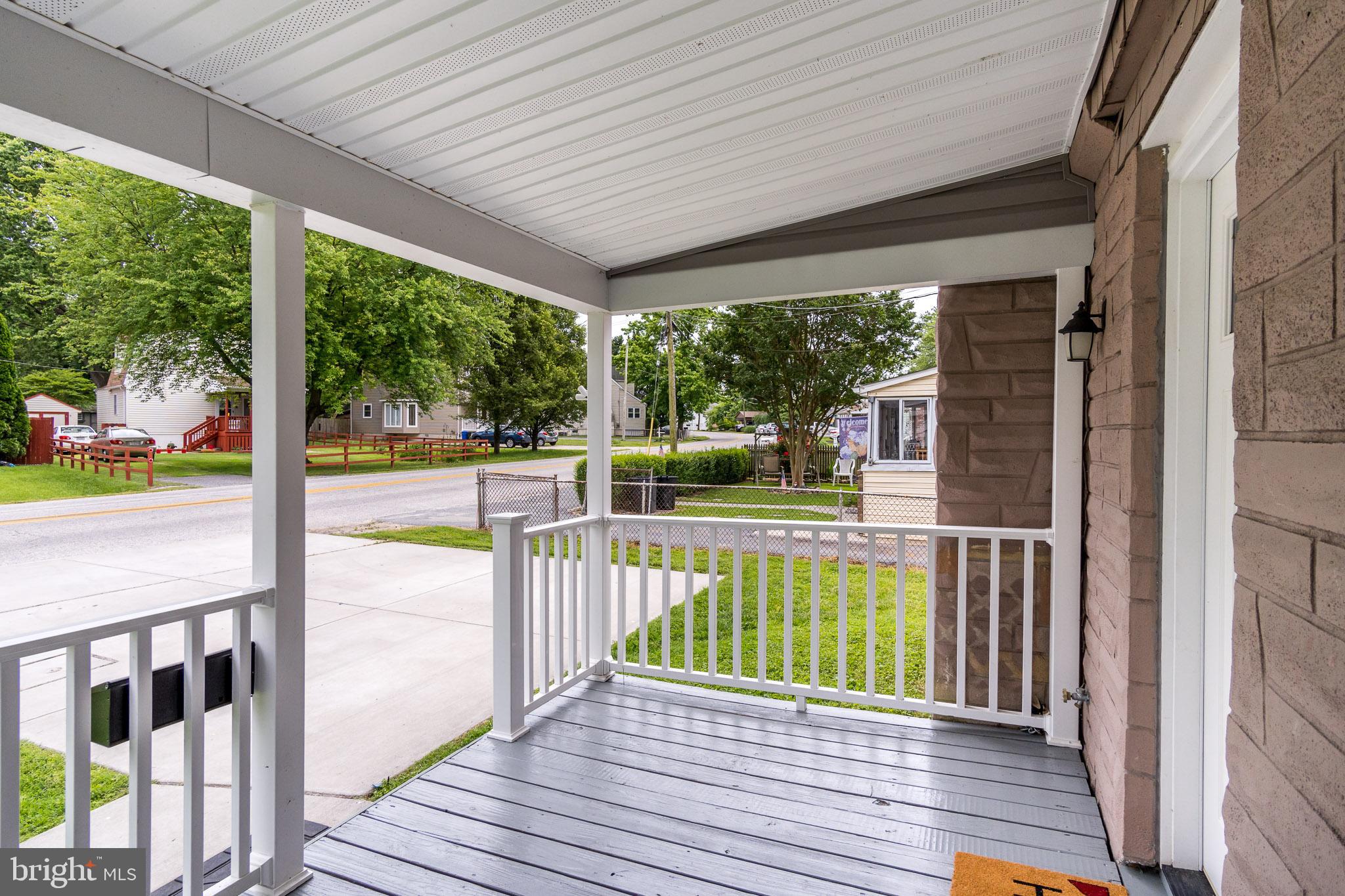 179 Riverside Road Baltimore, MD 21221 - Photo 5 of 22 Front Porch