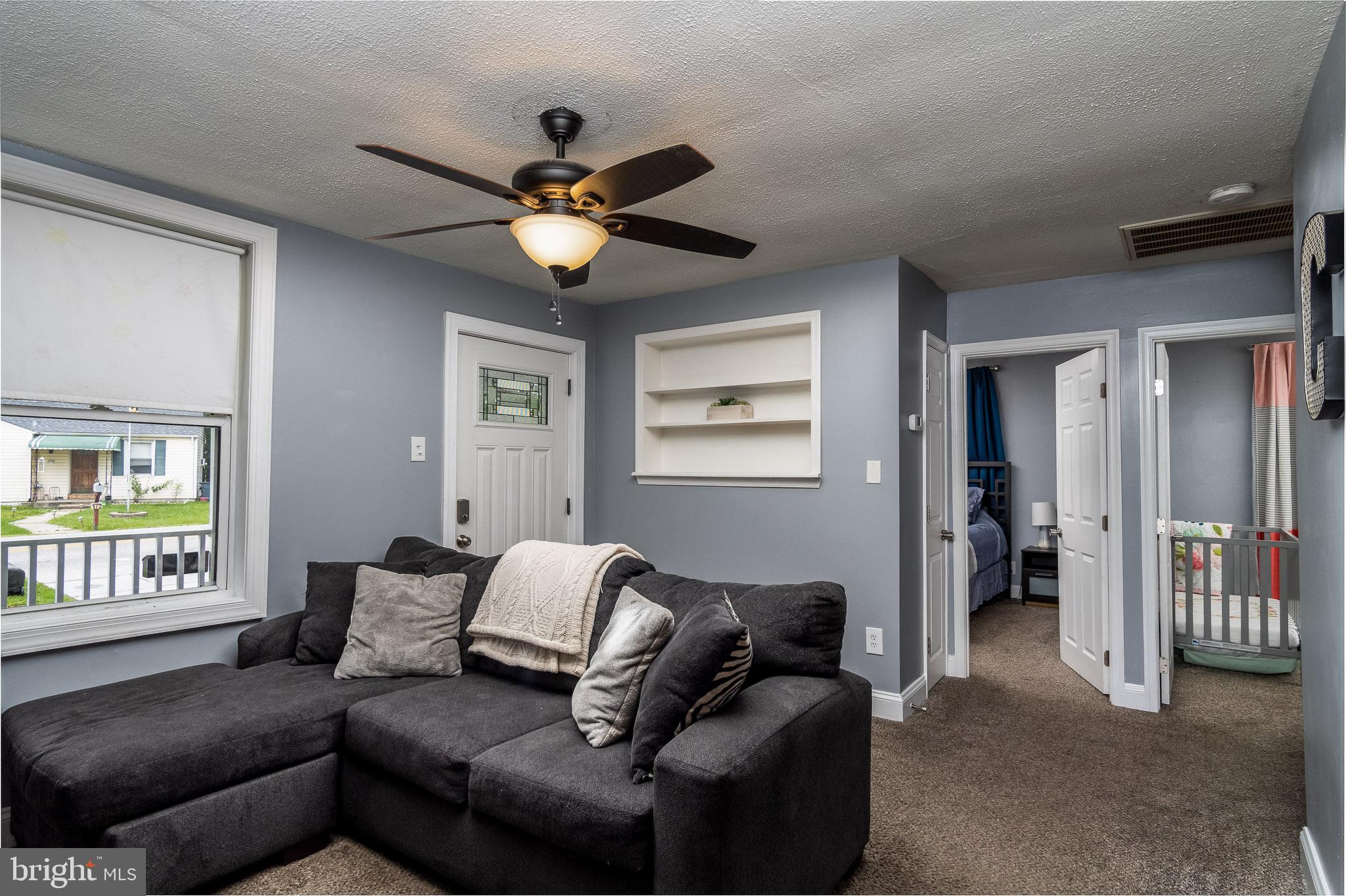 179 Riverside Road Baltimore, MD 21221 - Photo 9 of 22 Living Room