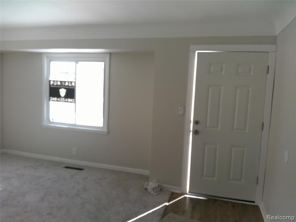 846 West Hemphill Road Flint, MI 48507 - Photo 7 of 20