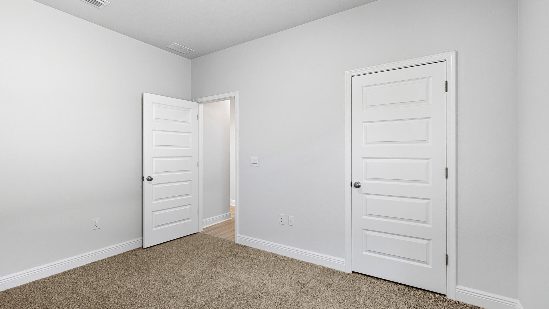 41 Foxtrail Run Freeport, FL 32439 - Photo 17 of 21 an empty room with closet