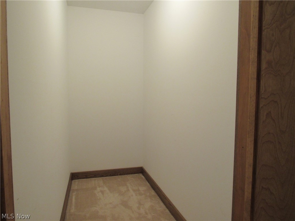 7915 Cox Road Windsor, OH 44099 - Photo 23 of 35