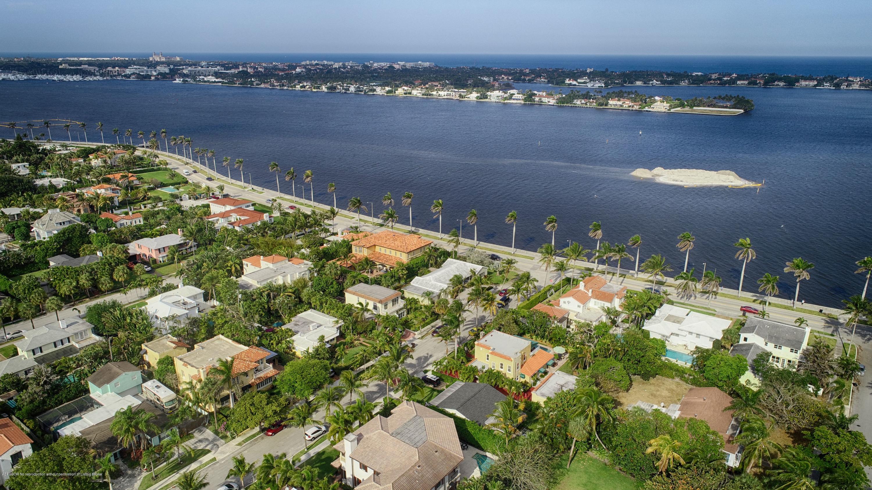 194 Almeria Road West Palm Beach, FL 33405 - Photo 11 of 25