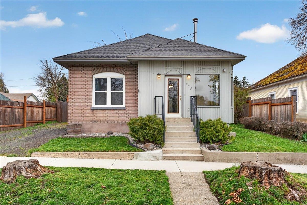 112 College Street Tekoa, WA 99033 - Photo 1 of 35