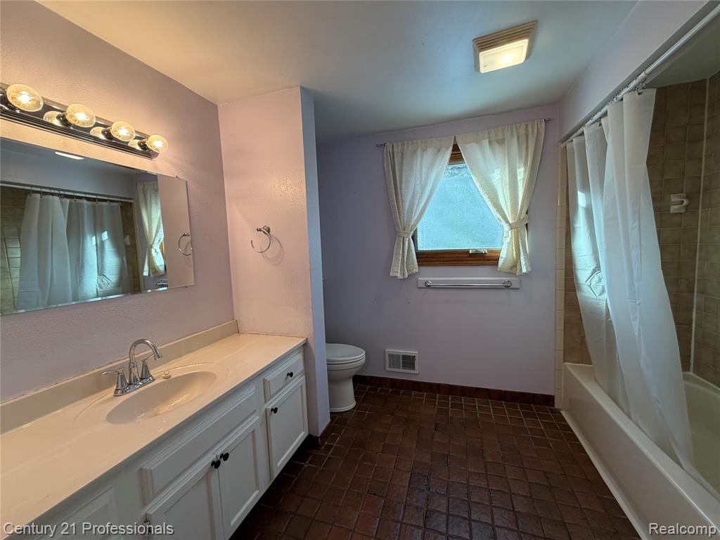 2132 Winchester Road Rochester, MI 48307 - Photo 19 of 27