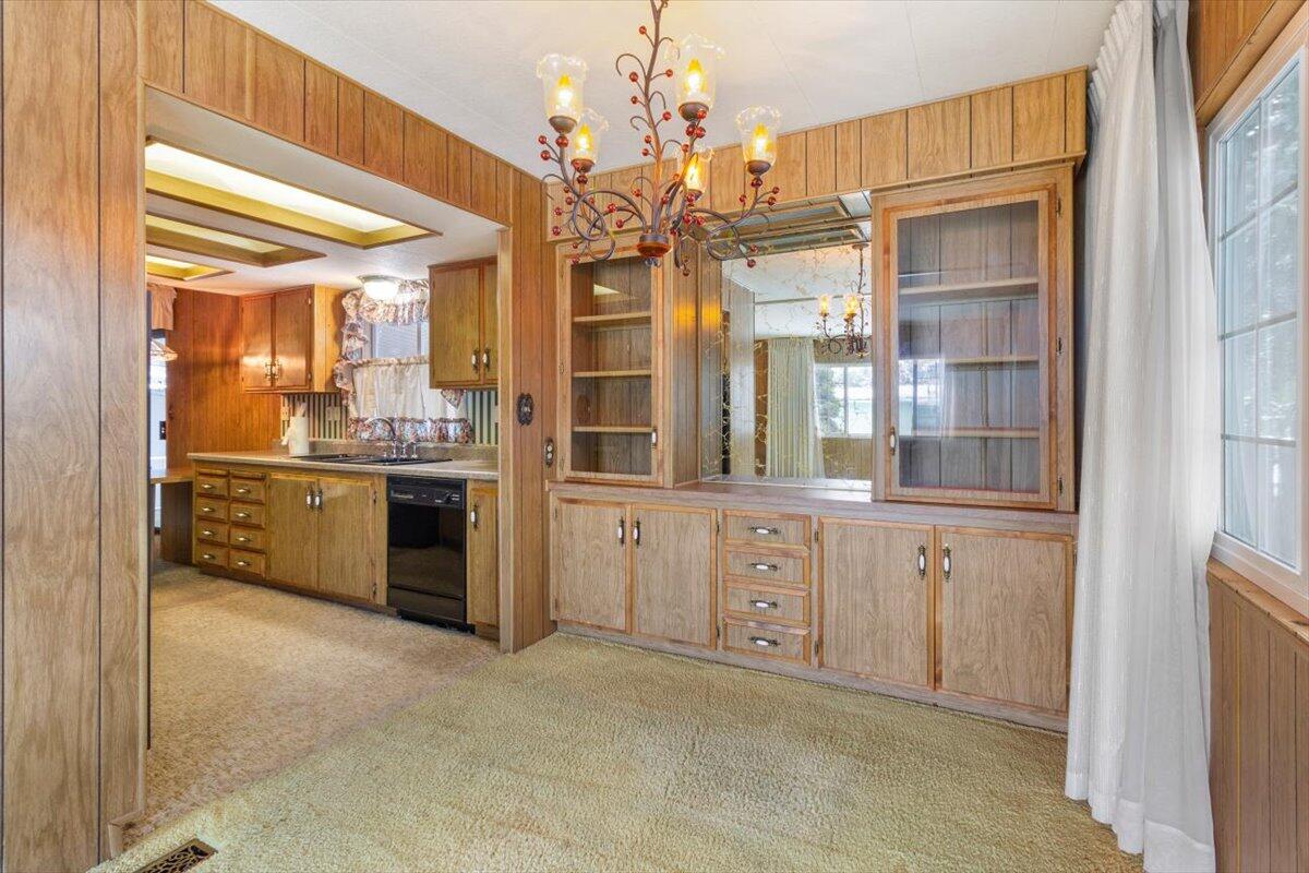 3955 South Stage Road, Unit 7 Medford, OR 97501 - Photo 11 of 36 Dining room