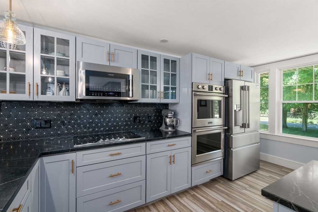 11 Scott Street Bellingham, MA 02019 - Photo 4 of 35