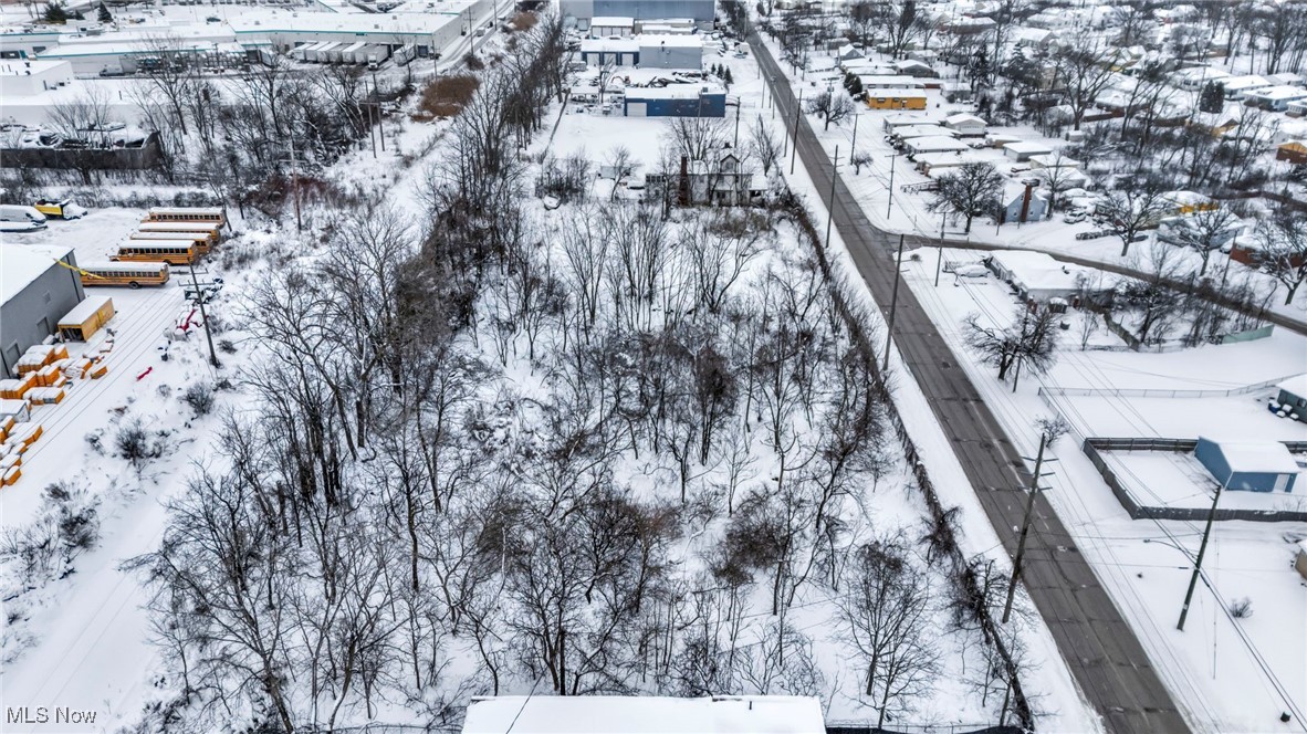 17001 South Miles Road Cleveland, OH 44128 - Photo 4 of 17 View of snowy aerial view