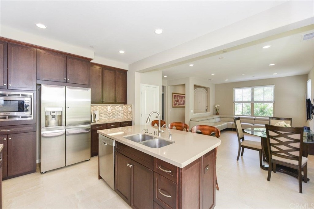 84 Jade Flower Irvine, CA 92620 - Photo 9 of 54