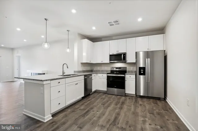 $449,999 | 750 Mount Airy Terrace Northeast, Unit 206B, Leesburg, VA 20176