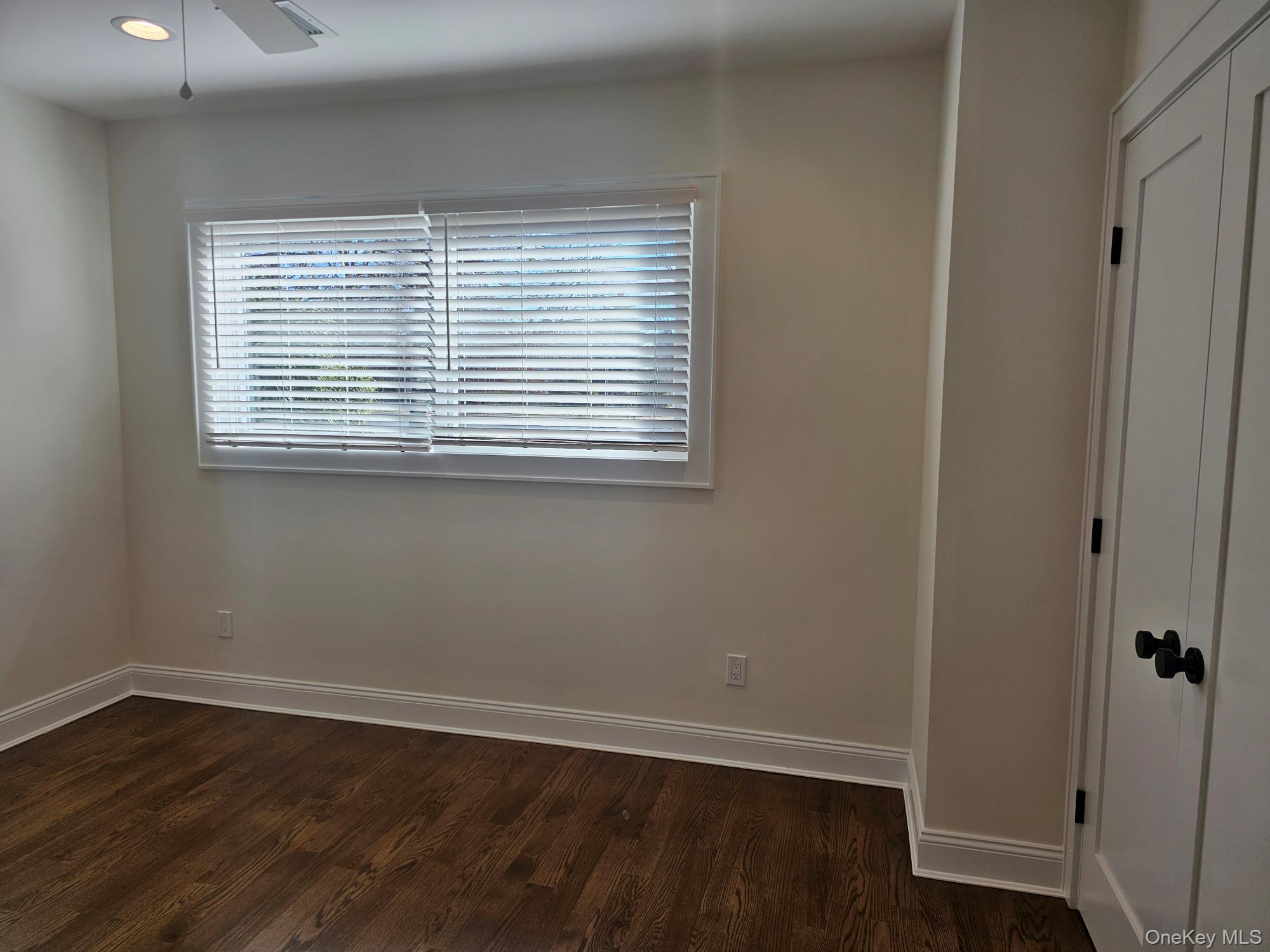 87 Community Road Bay Shore, NY 11706 - Photo 24 of 36