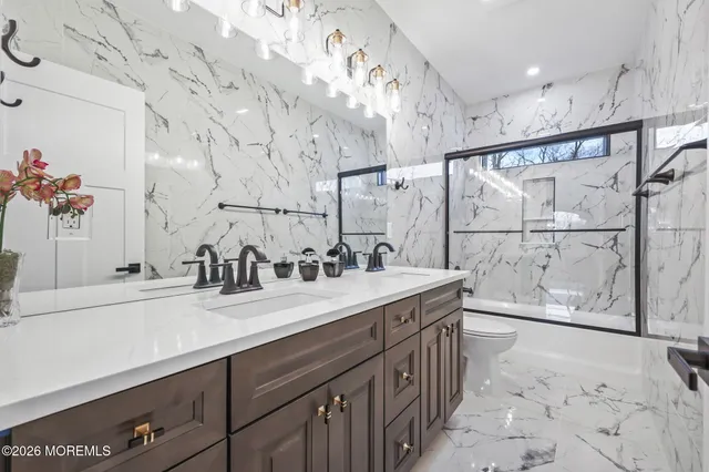 a picture of a wall with a white wall and a white wall