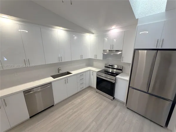 $2,000 | 1439 Captains Walk, Unit 20D, Fort Pierce, FL 34950