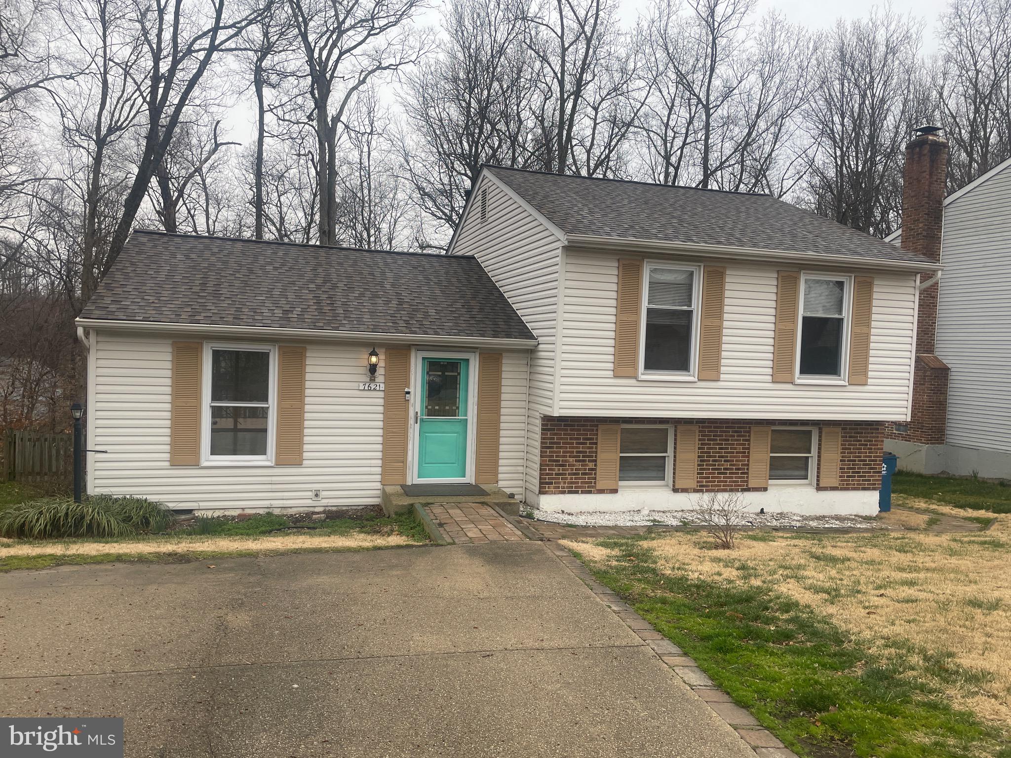 7621 Fallswood Way Lorton, VA 22079 - Photo 4 of 24