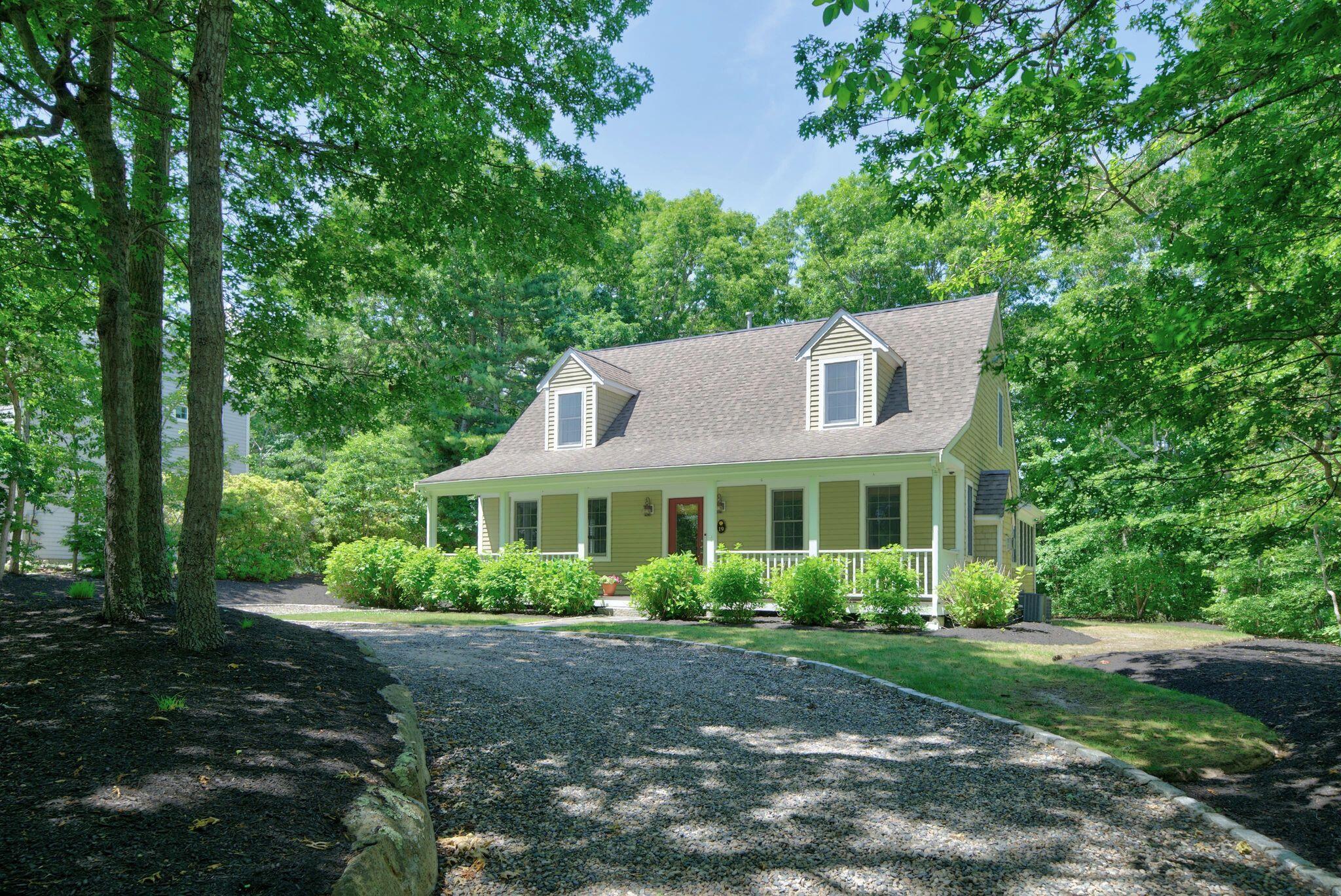 19 Monahansett Road Mashpee, MA 02649 - Photo 5 of 34 1_DSC07069