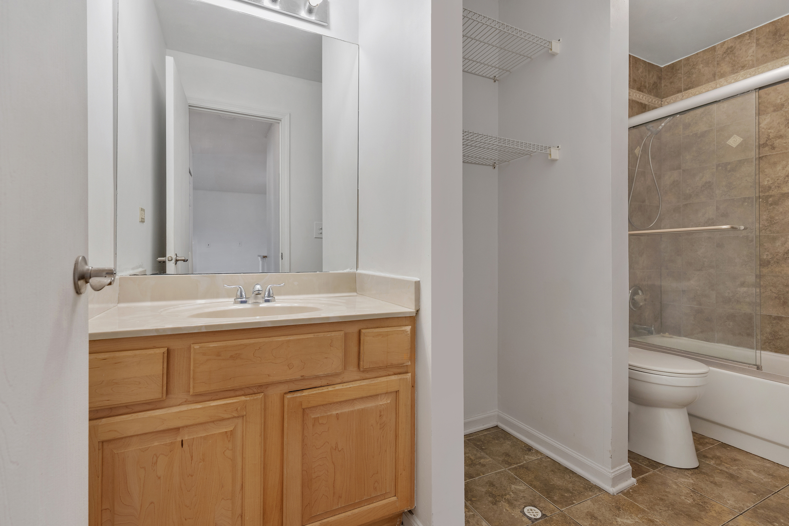 1081 Rodenburg Road, Unit 105 Roselle, IL 60172 - Photo 8 of 12 Gallery Image 8