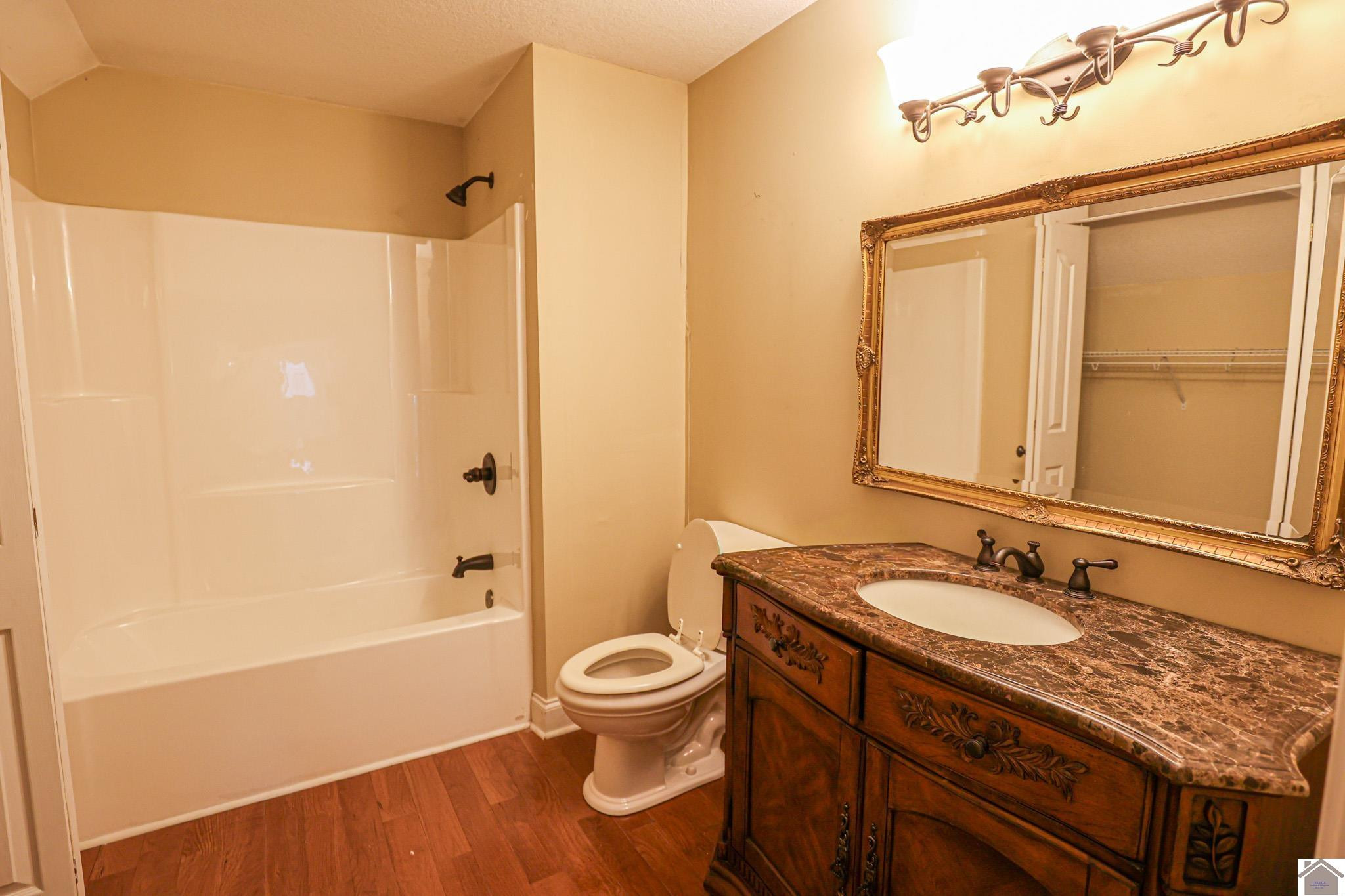 4182 Blandville Road Wickliffe, KY 42087 - Photo 46 of 47 Upstairs Bathroom