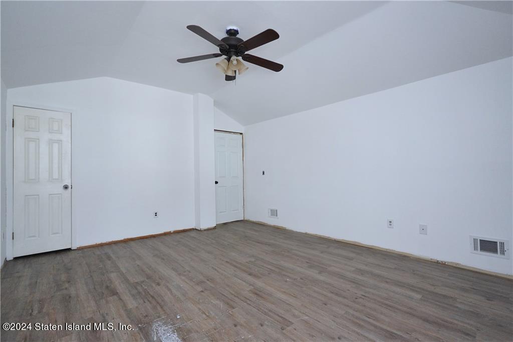 33 Simmons Loop Staten Island, NY 10314 - Photo 12 of 15 GetMedia (4)