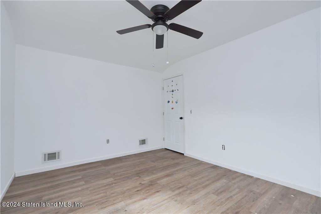 33 Simmons Loop Staten Island, NY 10314 - Photo 14 of 15 GetMedia (1)