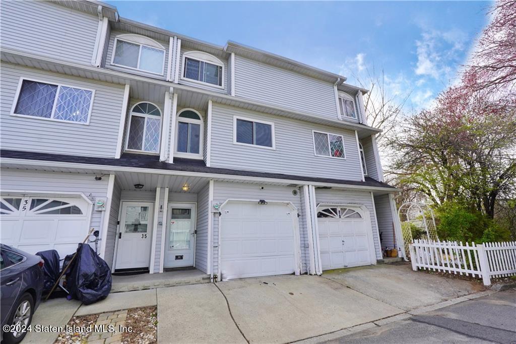 33 Simmons Loop Staten Island, NY 10314 - Photo 2 of 15 GetMedia (15)