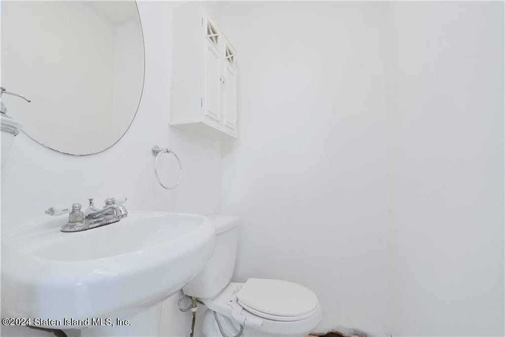 33 Simmons Loop Staten Island, NY 10314 - Photo 10 of 15 GetMedia (6)