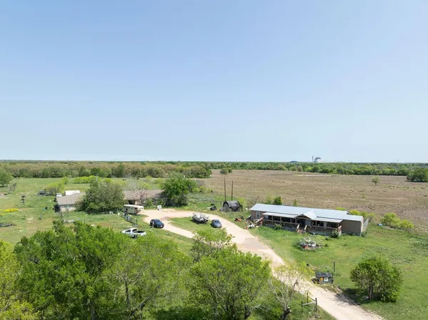 $495,000 | 6016 West Lake Creek Road, Riesel, TX 76682