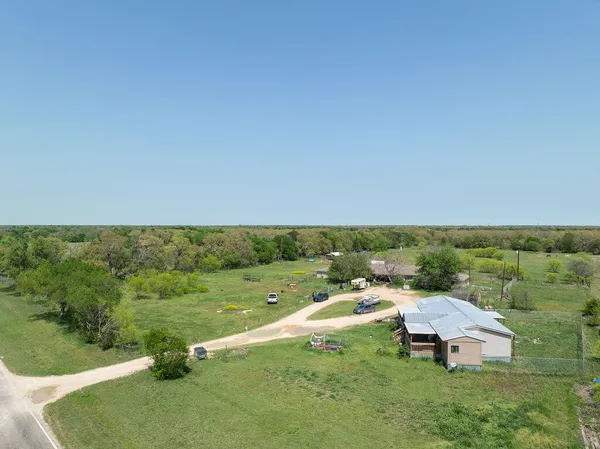 $495,000 | 6016 West Lake Creek Road, Riesel, TX 76682