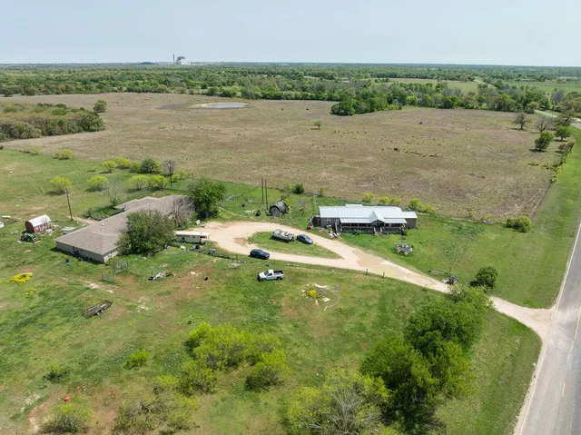 $495,000 | 6016 West Lake Creek Road, Riesel, TX 76682