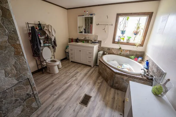 $495,000 | 6016 West Lake Creek Road, Riesel, TX 76682