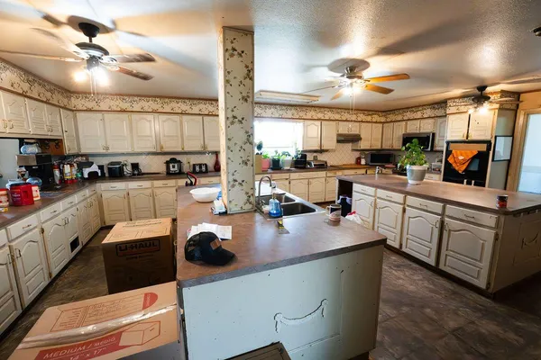 $495,000 | 6016 West Lake Creek Road, Riesel, TX 76682