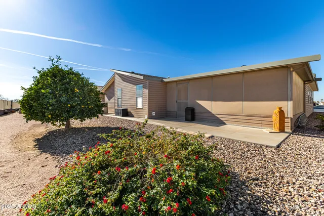 a house view with a outdoor space
