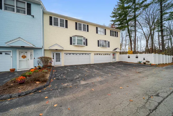 $425,000 | 624 Hackett Hill Road, Manchester, NH 03102