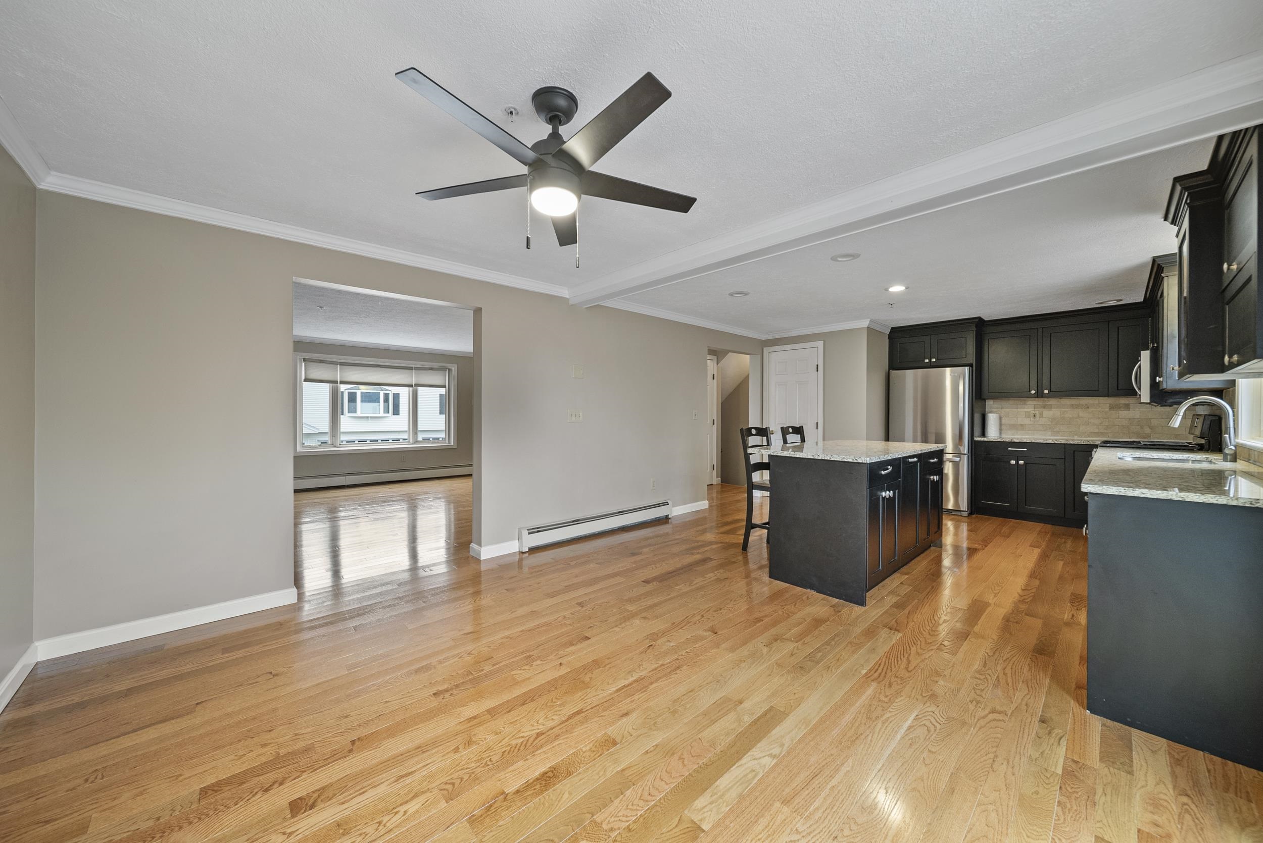 624 Hackett Hill Road Manchester, NH 03102 - Photo 11 of 39