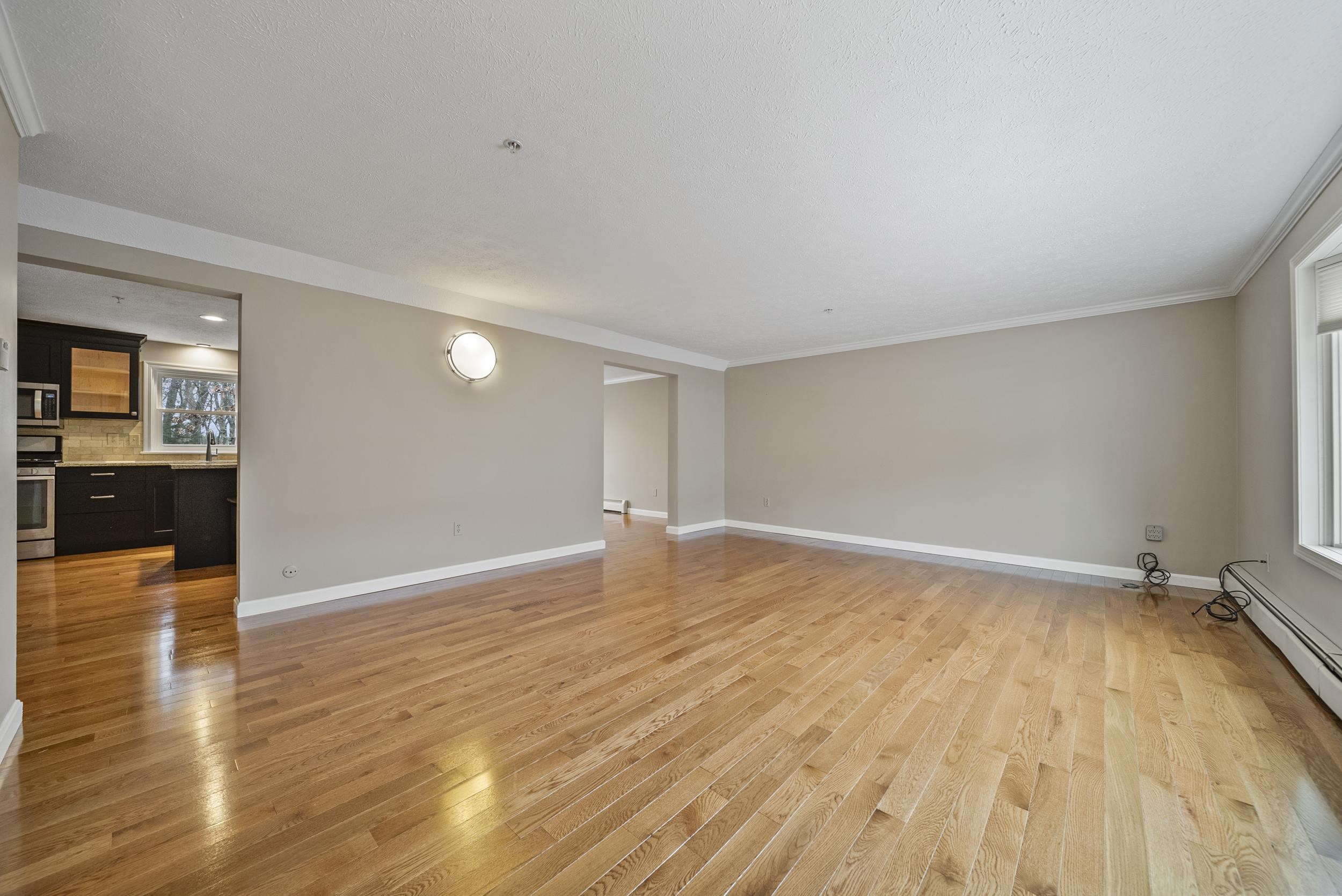 624 Hackett Hill Road Manchester, NH 03102 - Photo 12 of 39