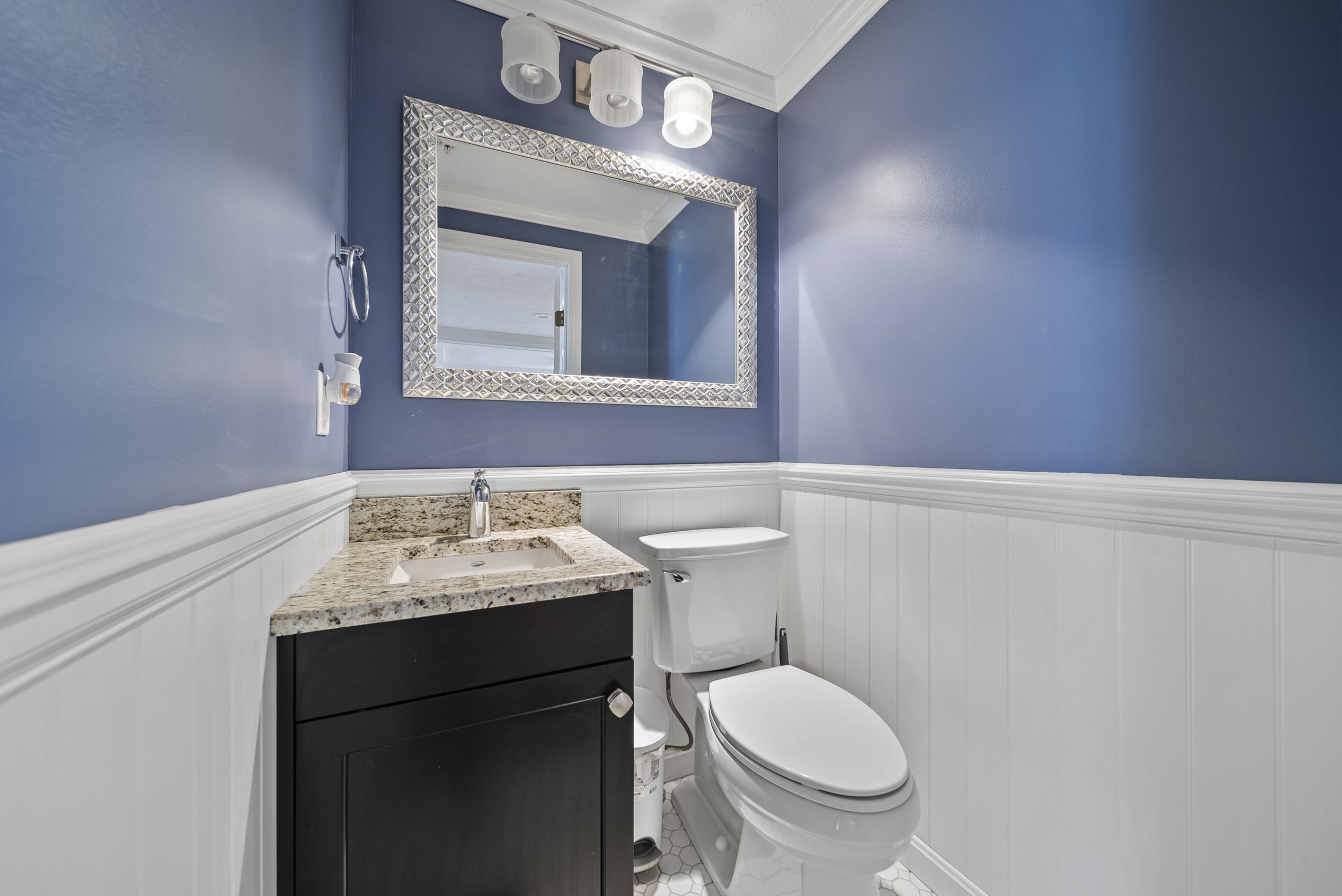 624 Hackett Hill Road Manchester, NH 03102 - Photo 15 of 39