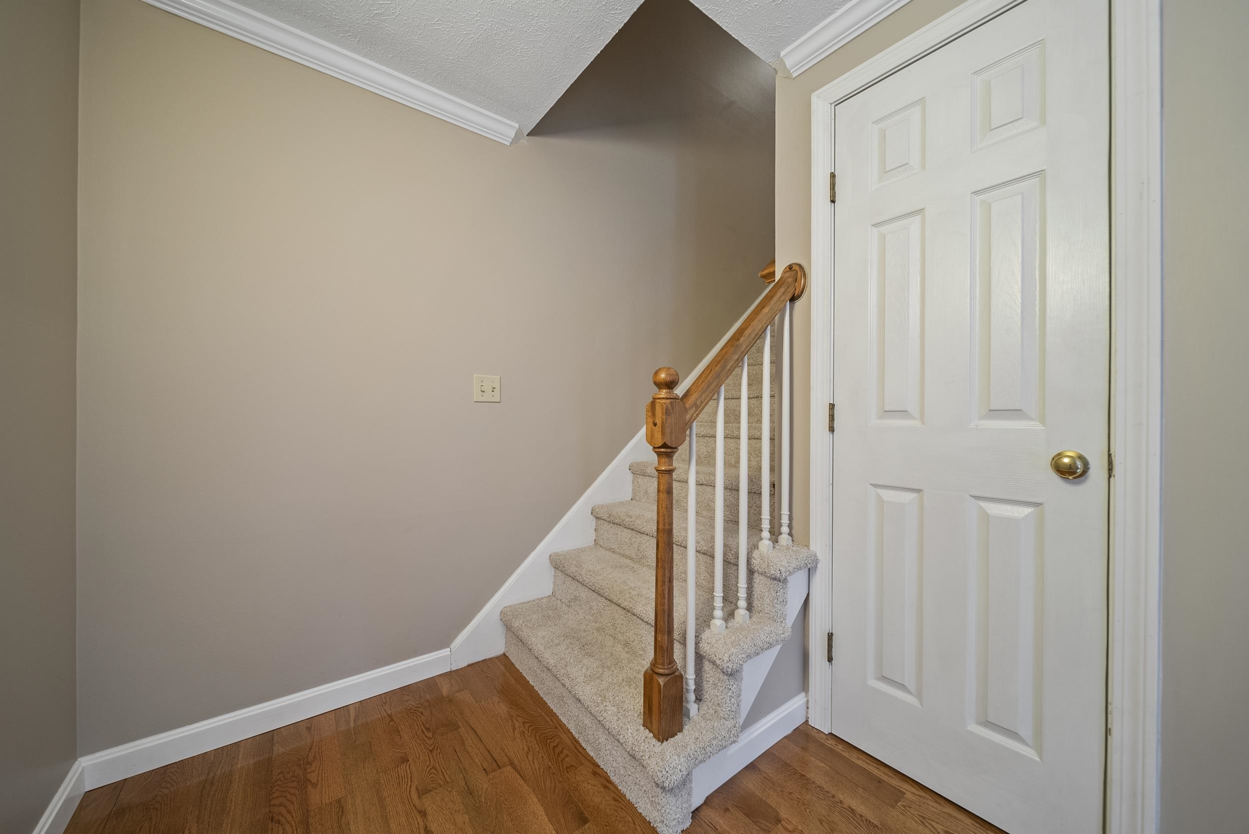 624 Hackett Hill Road Manchester, NH 03102 - Photo 17 of 39