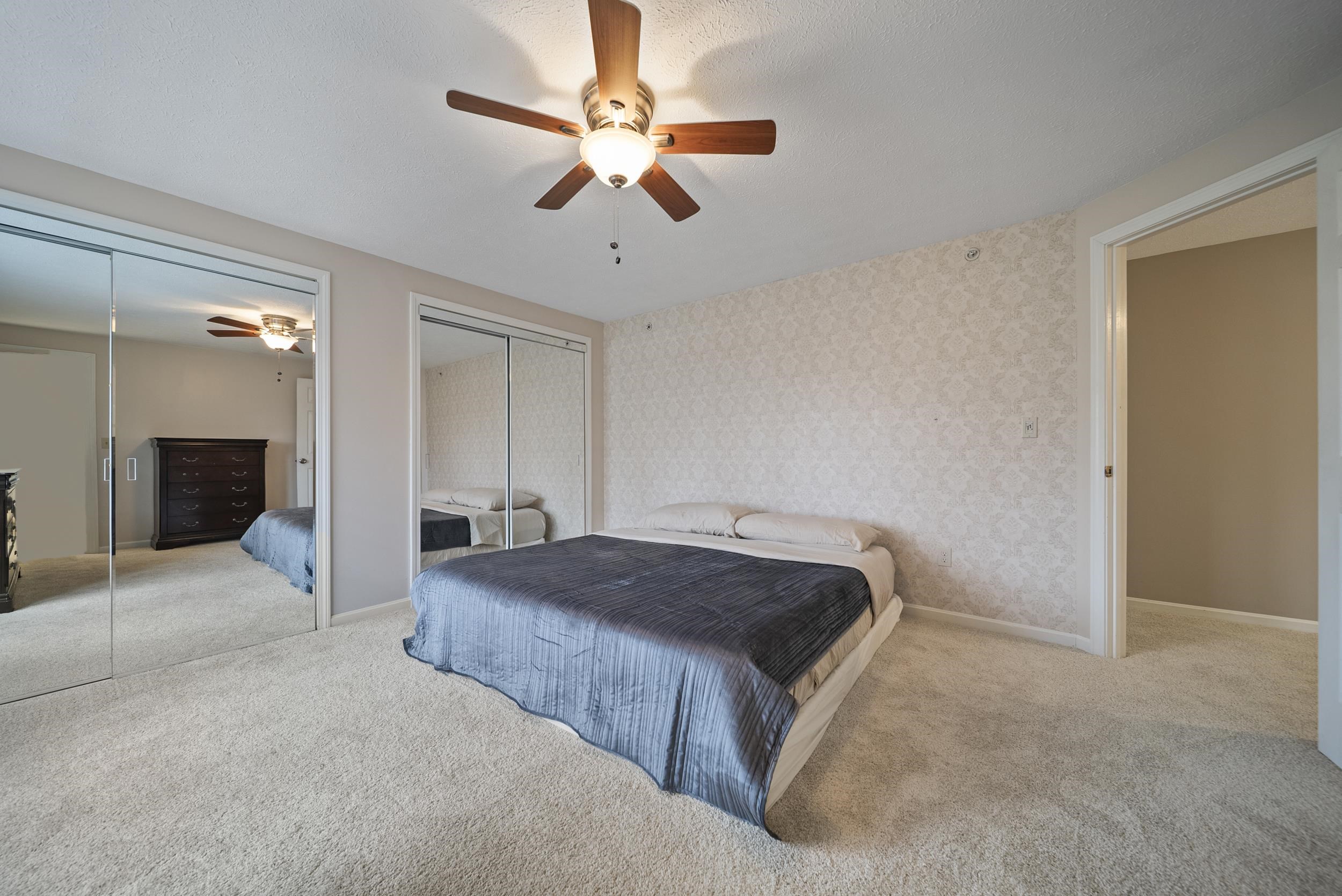 624 Hackett Hill Road Manchester, NH 03102 - Photo 18 of 39