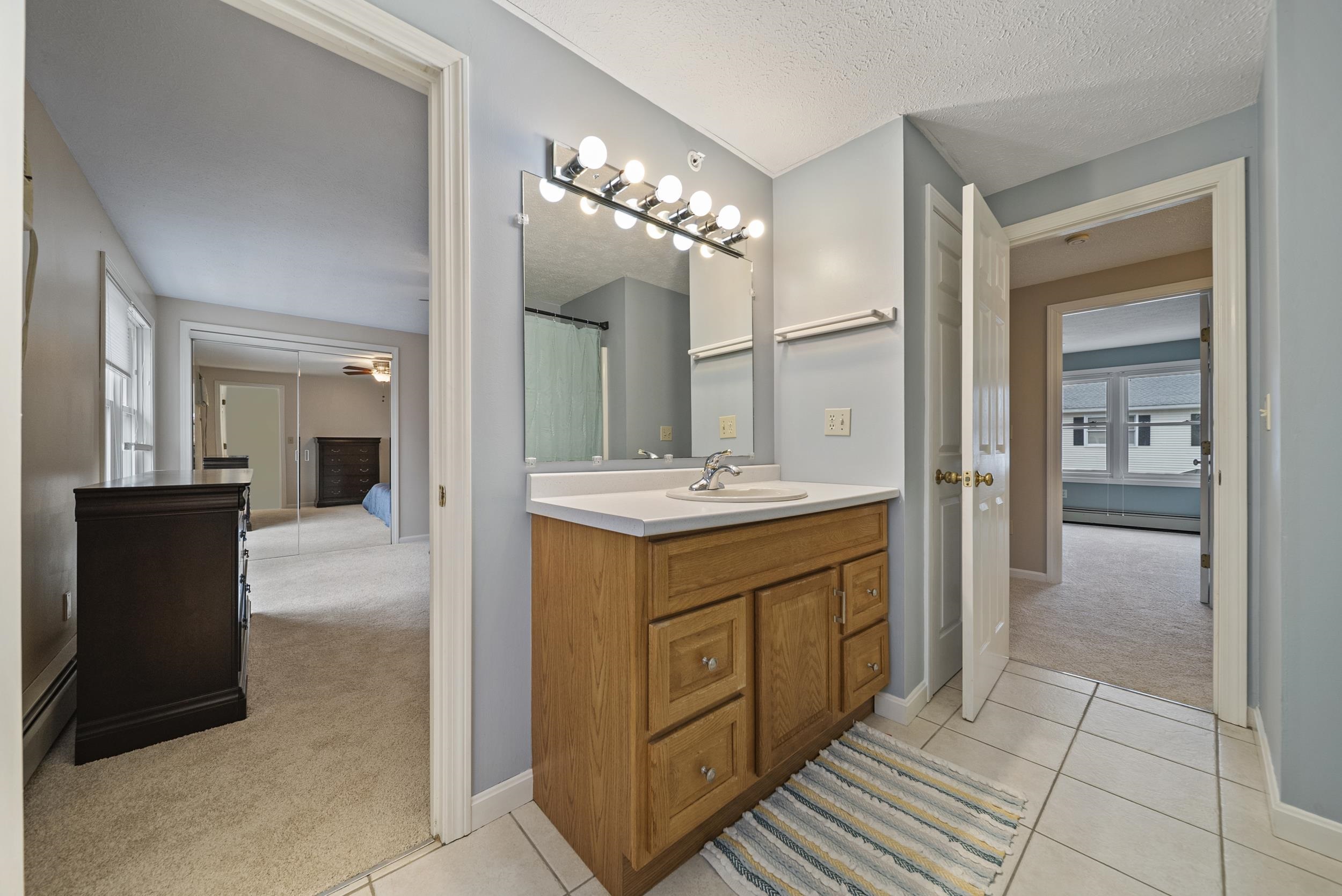 624 Hackett Hill Road Manchester, NH 03102 - Photo 20 of 39