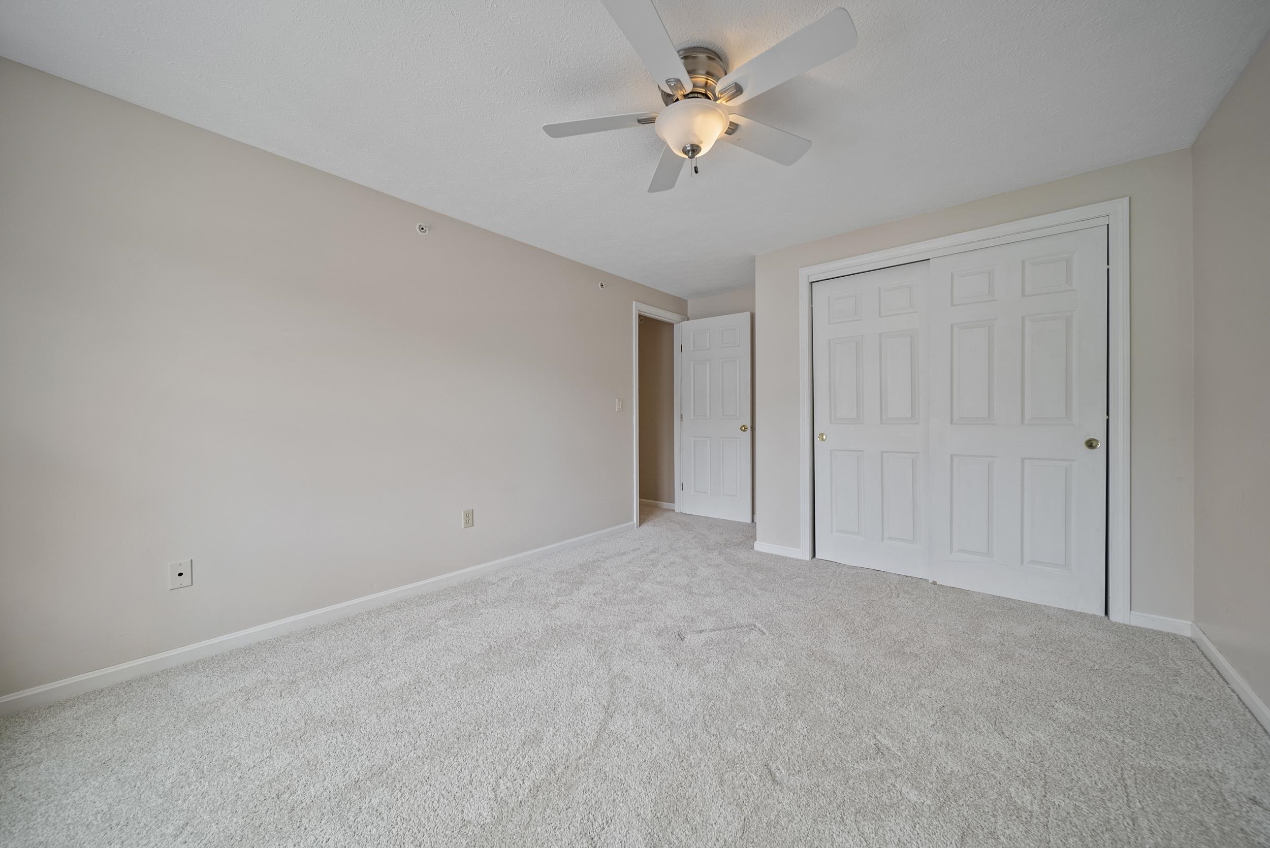 624 Hackett Hill Road Manchester, NH 03102 - Photo 22 of 39