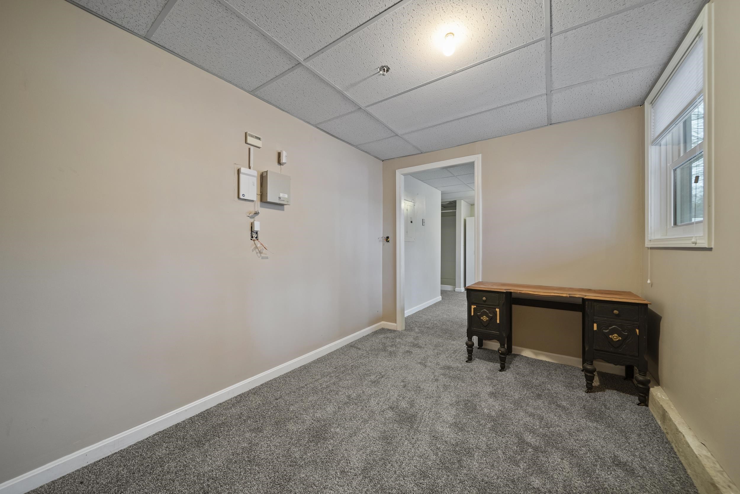 624 Hackett Hill Road Manchester, NH 03102 - Photo 28 of 39