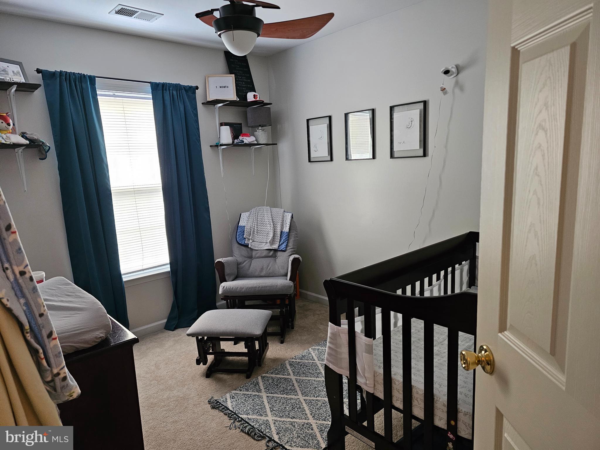 120 Eagles Ridge Smithsburg, MD 21783 - Photo 11 of 22 a living room with furniture