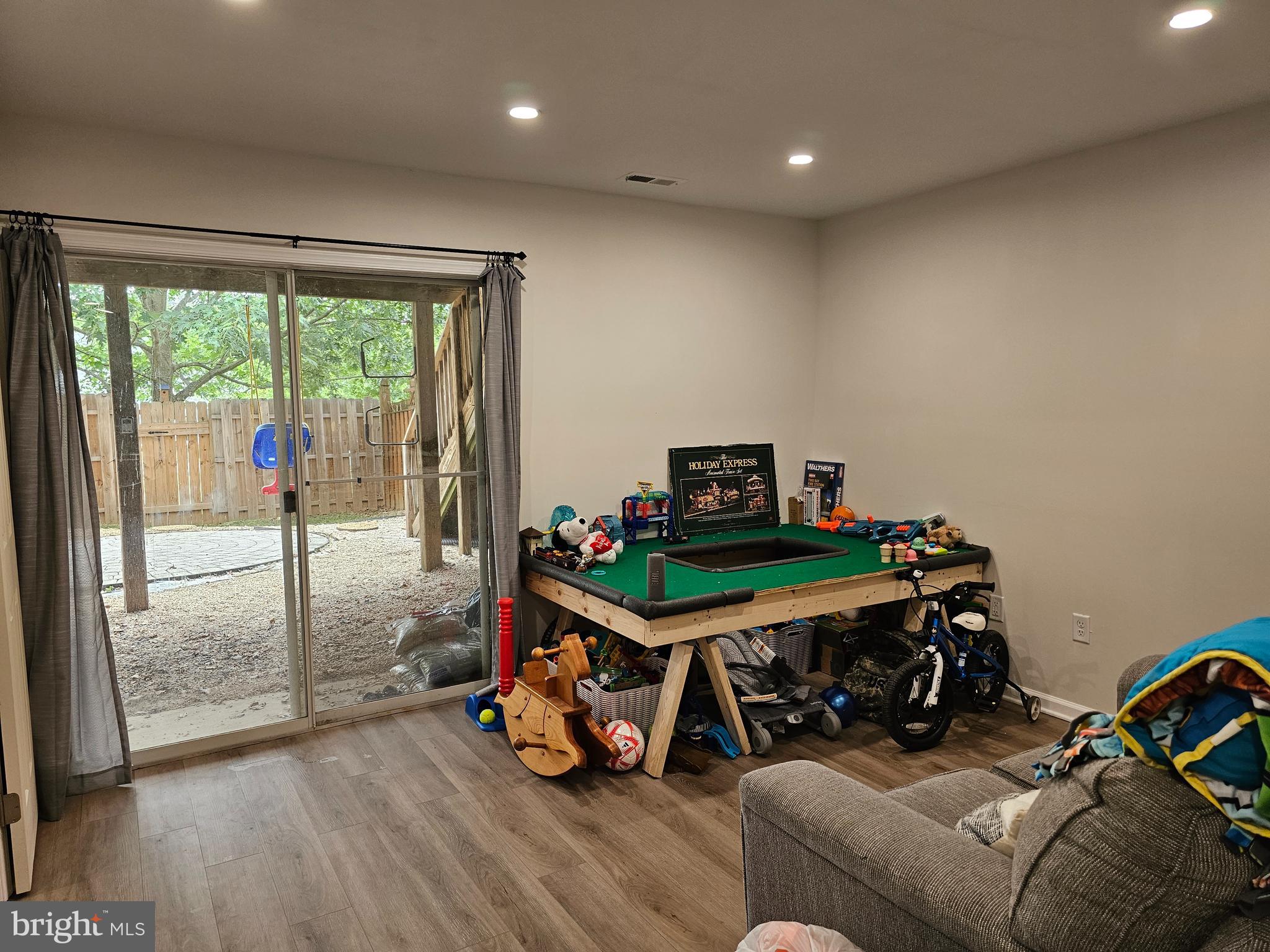 120 Eagles Ridge Smithsburg, MD 21783 - Photo 13 of 22 a room with furniture and a flat screen tv