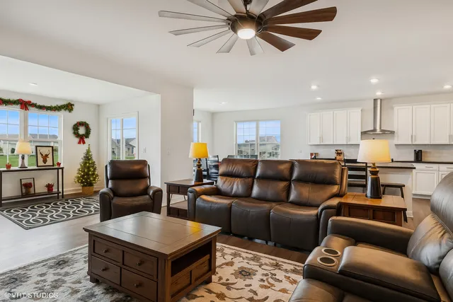 $499,000 | 2096 Country Hills Drive, Yorkville, IL 60560