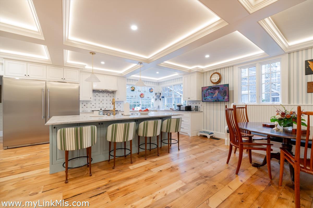 4 Gay Street Nantucket, MA 02554 - Photo 13 of 34