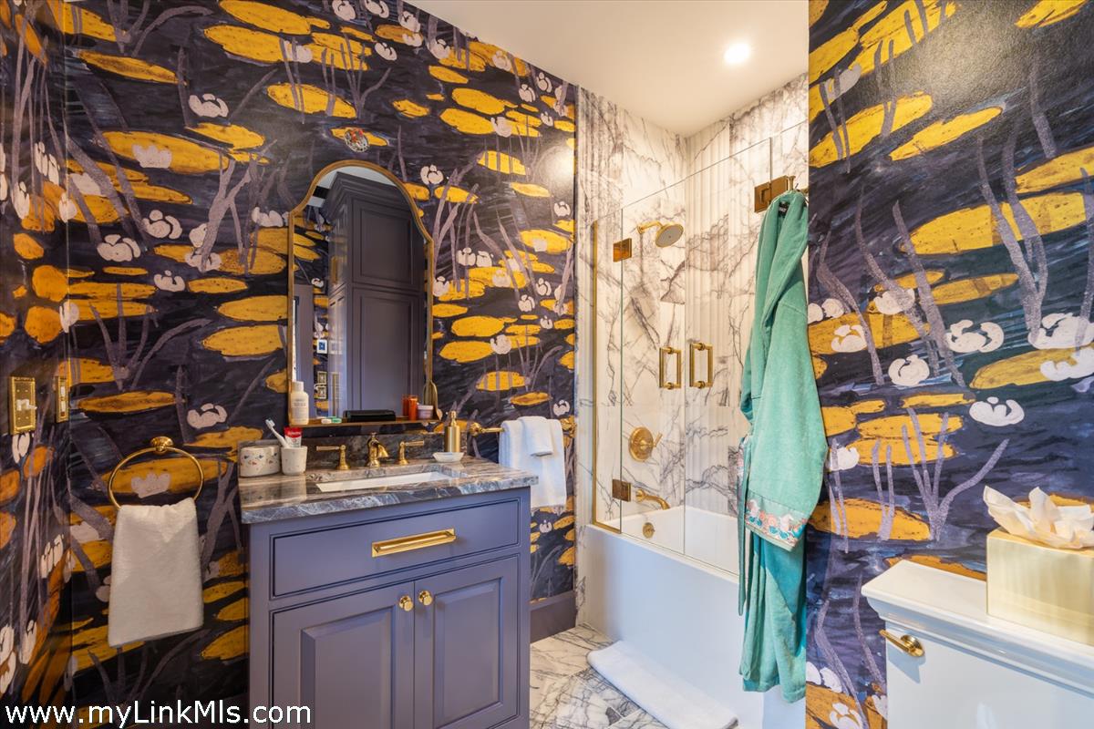 4 Gay Street Nantucket, MA 02554 - Photo 20 of 34