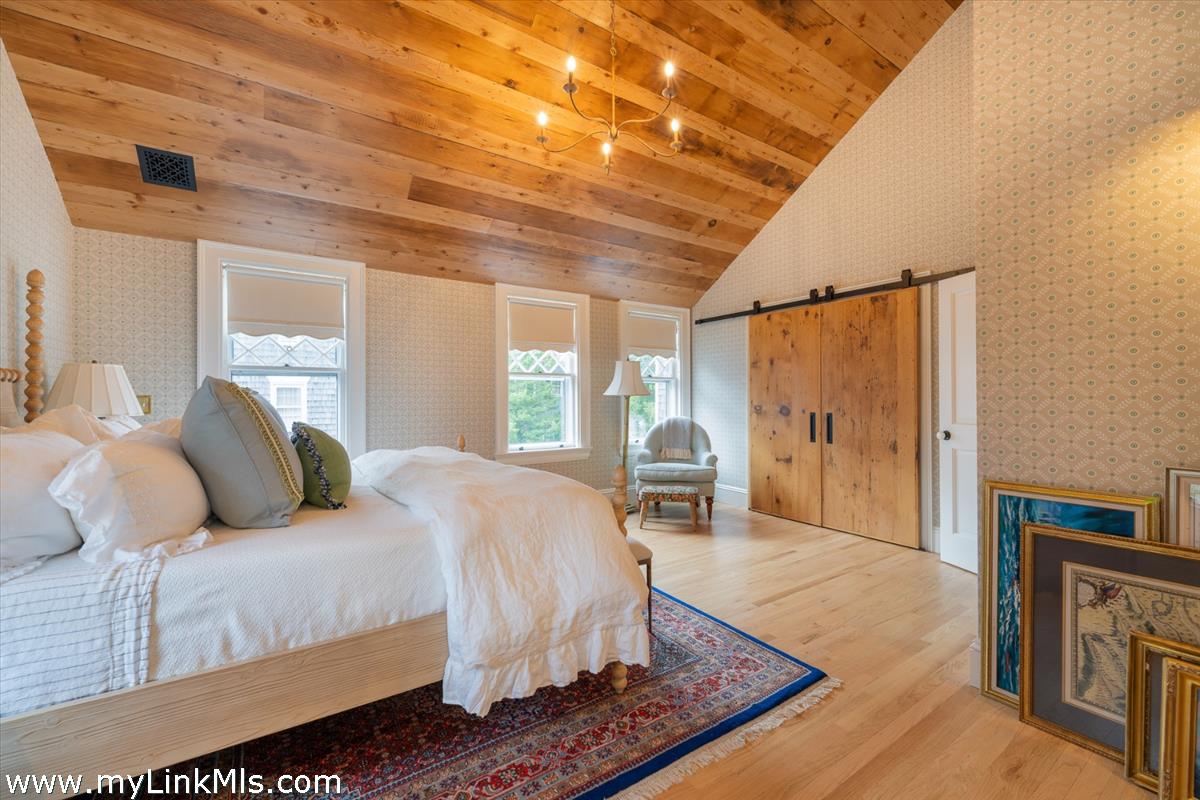 4 Gay Street Nantucket, MA 02554 - Photo 21 of 34