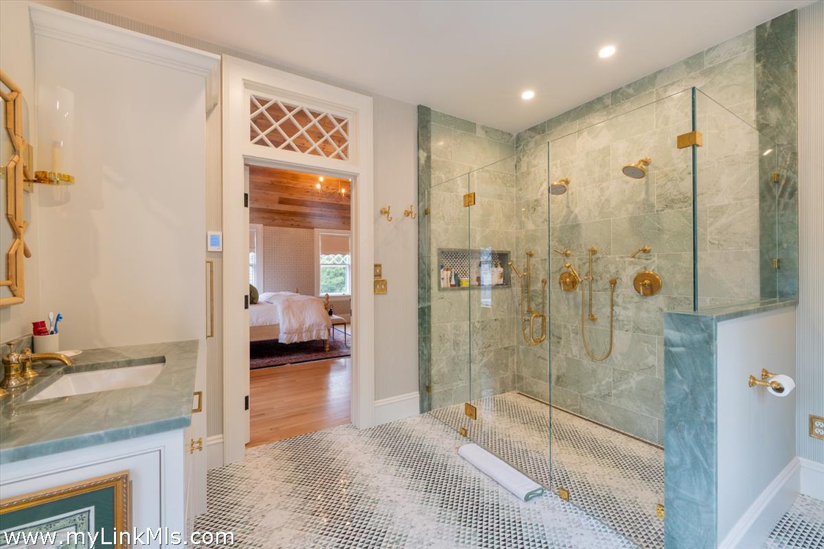 4 Gay Street Nantucket, MA 02554 - Photo 22 of 34