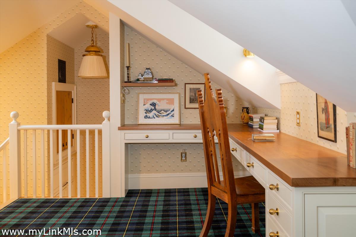 4 Gay Street Nantucket, MA 02554 - Photo 24 of 34