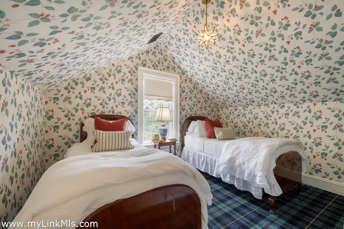 4 Gay Street Nantucket, MA 02554 - Photo 25 of 34